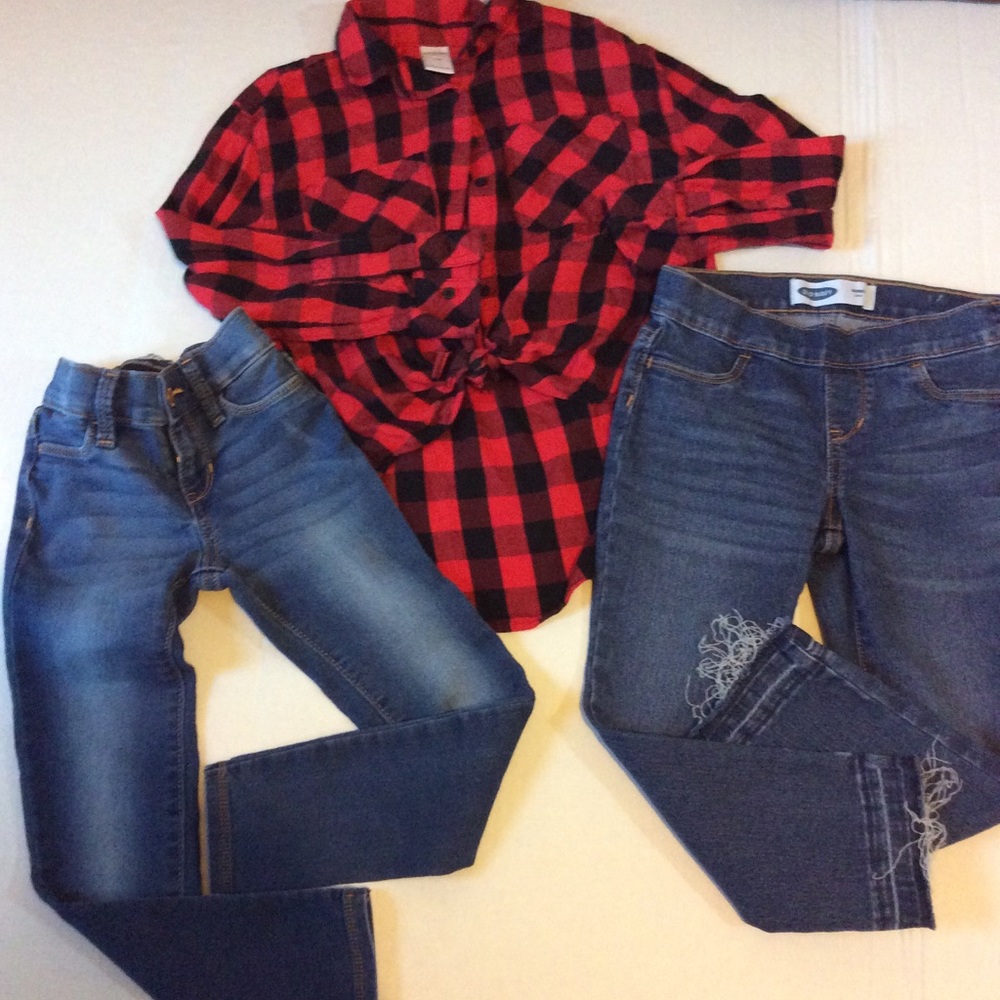 Arizona girls shirt  2 Old Navy girls blue jeans